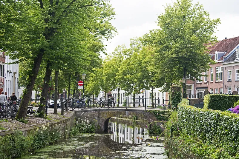 Grachtje bij de Bloemendalse Binnenpoort in Amersfoort